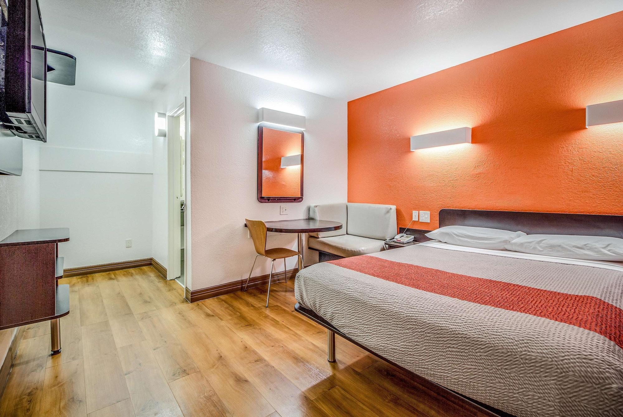 6-conroe, Tx Hotel Conroe